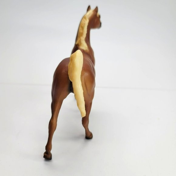Breyer Horse Figurine Arabian Palomino Paddock Pals Classic Chestnut PR422 - Picture 5 of 7
